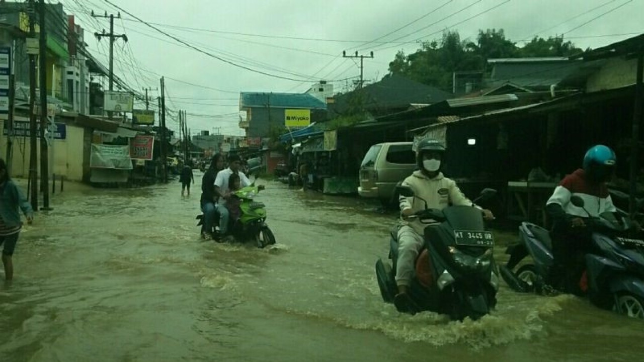 Ilustrasi, banjir di Samarinda akibat hujan pada 23 November 2022. (ANTARA / M Ghofar)