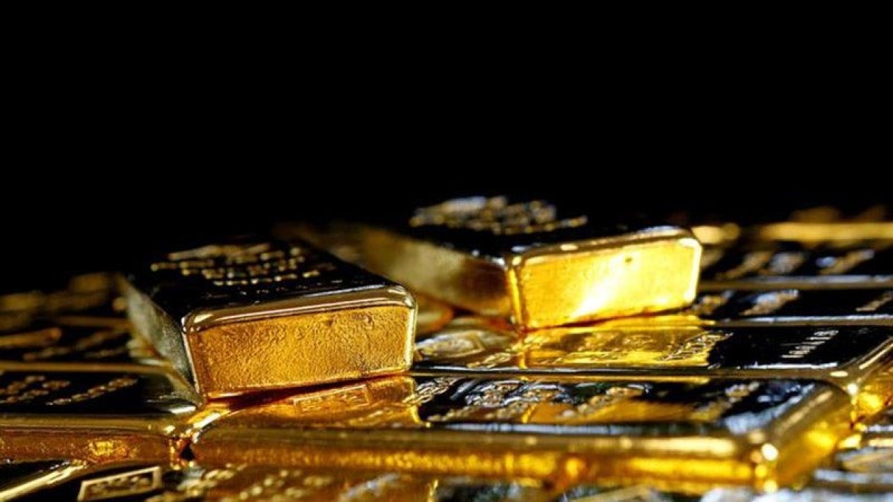 Ilustrasi - Batangan emas di Pabrik Pemisahan Emas dan Perak di Wina, Austria. ANTARA/REUTERS/Leonhard Foeger/aa.