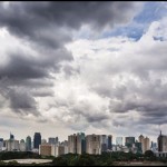 Ilustrasi - Prakiraan cuaca berawan di kota besar. (ANTARA/HO-Sutterstock)-1670293978