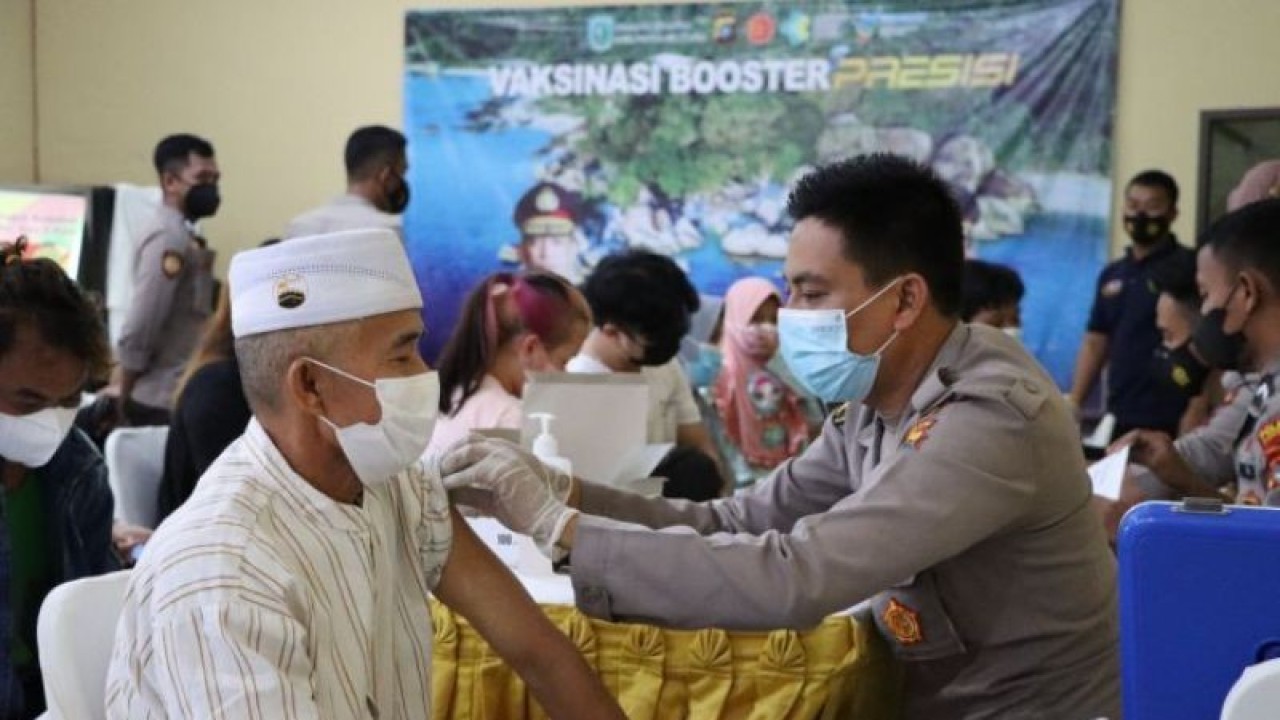 Ilustrasi, Satgas Penanganan COVID-19 Babel mengoptimalkan pelayanan vaksinasi booster menjelang Natal dan Tahun Baru 2023. ANTARA (Aprionis)