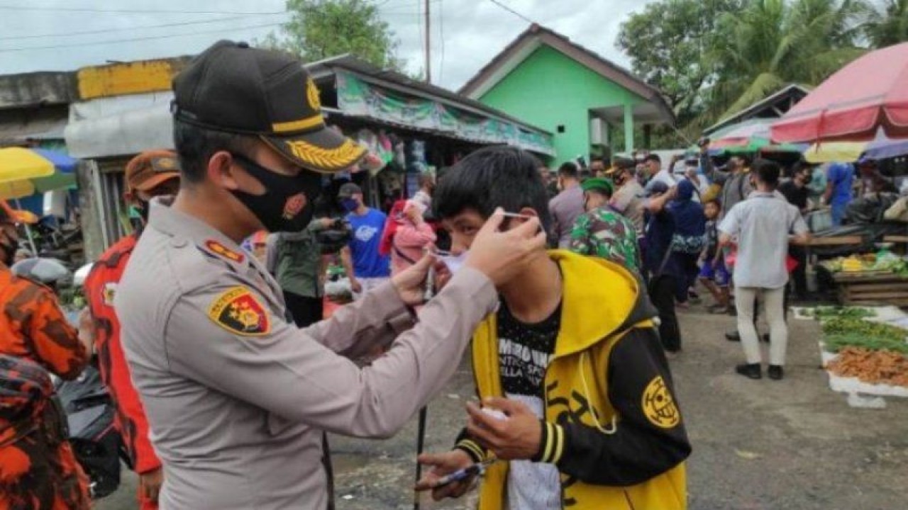 Ilustrasi, Satgas Penanganan COVID-19 Babel meningkatkan sosialisasi dan pengawasan protokol kesehatan. FOTO ANTARA/Aprionis)