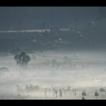 Ilustrasi - Suasana pedesaan tertutup kabut di Lembang, Kabupaten Bandung Barat, Jawa Barat, Sabtu (7/7/2018). (Dok ANTARA)-1670896152