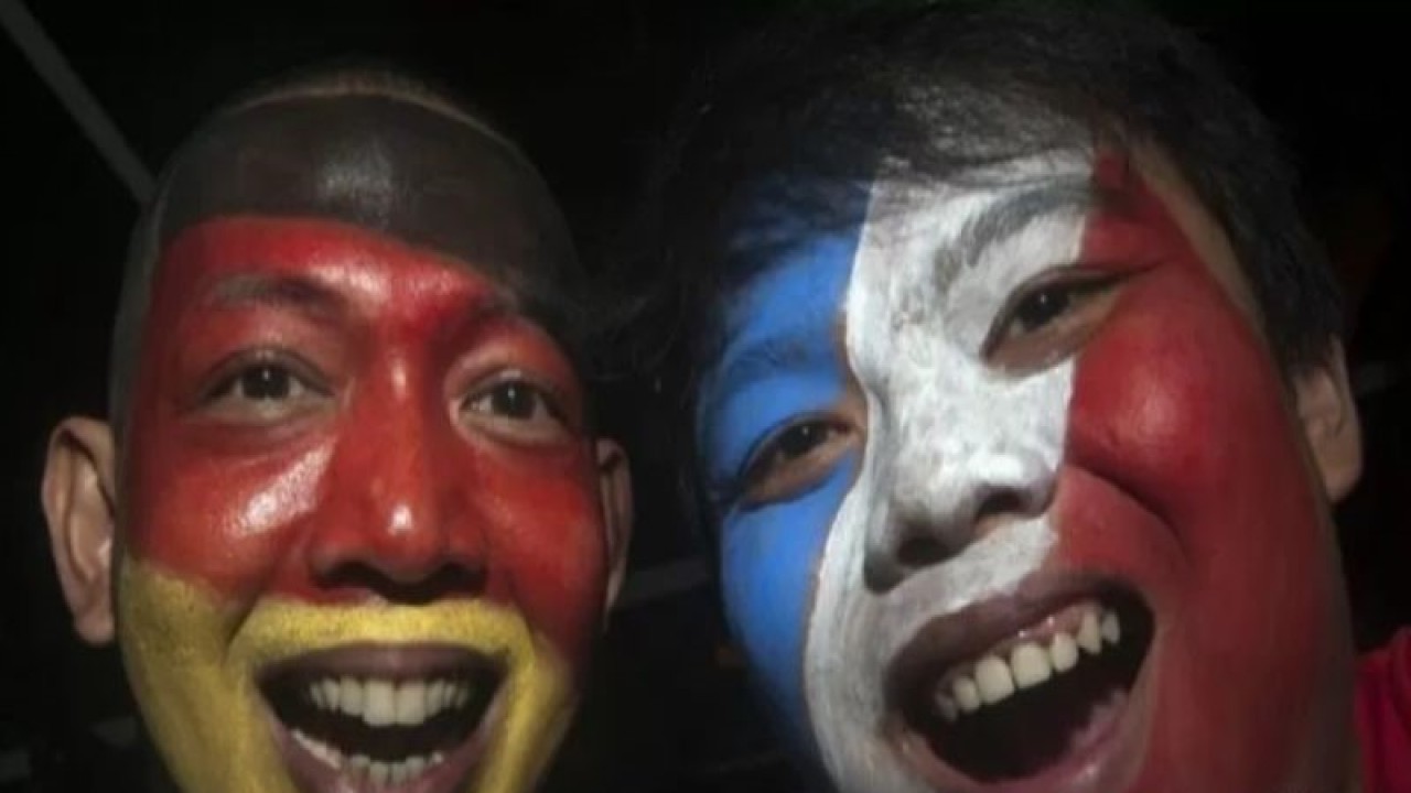 ilustrasi suporter sepak bola (ANTARA FOTO/Zabur Karuru)