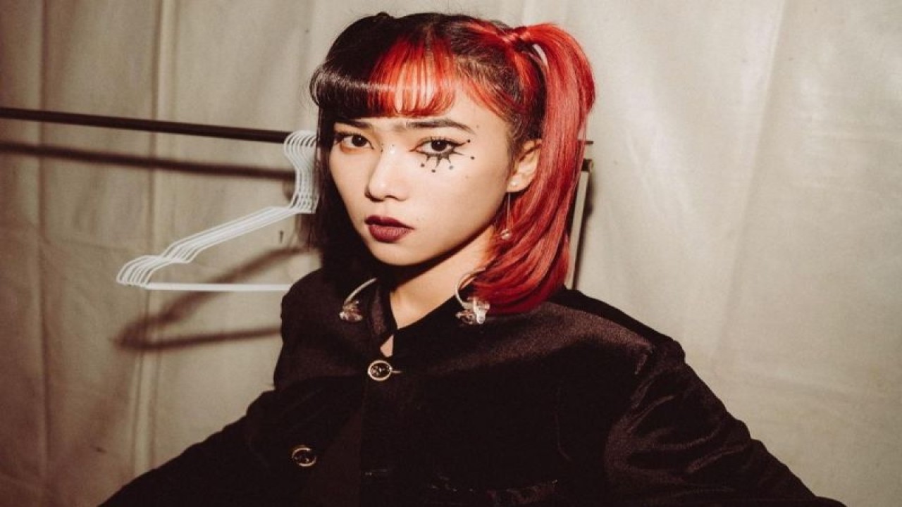 Penyanyi Isyana Sarasvati (Instagram.com/isyanasarasvati)