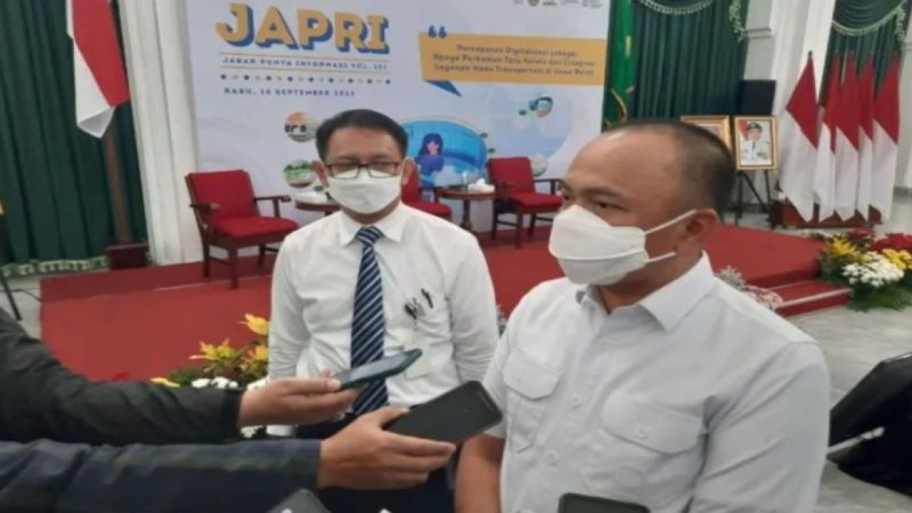 Kepala Dinas Perhubungan Jawa Barat Ahmad Koswara dalam Jabar Punya Informasi (Japri) di Gedung Sate, Kota Bandung, Rabu (14/9/2022). (ANTARA/HO-Humas Pemda Jawa Barat)