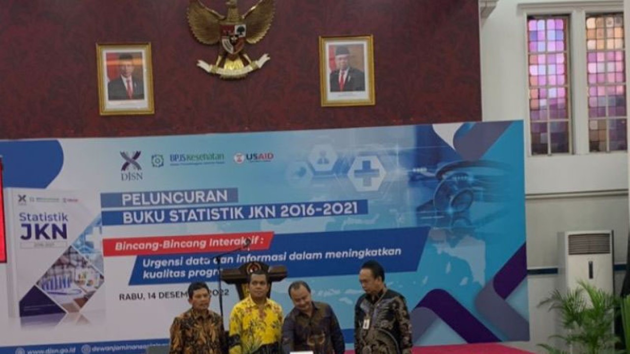 Peluncuran Buku Statistik JKN 2016-2021 di Kantor Kemenko PMK, Rabu. ANTARA/Wuryanti Puspitasari.