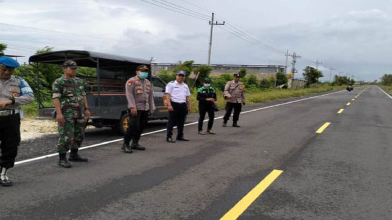 Tim gabungan melakukan patroli antisipasi balap liar geng motor di kawasan JLS, Rabu (28/12/2022). ANTARA/HO-Polres Jember