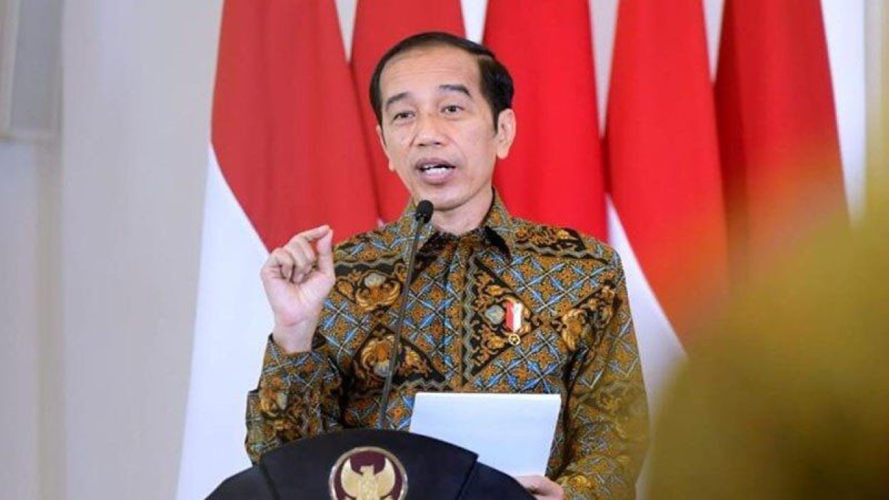 Presiden Joko Widodo memberikan arahan pada acara Rapat Konsolidasi Nasional dalam Rangka Kesiapan Pelaksanaan Tahapan Pemilu Serentak Tahun 2024, yang diselenggarakan Komisi Pemilihan Umum (KPU) RI di Beach City Entertainment Center Ancol, Jakarta, Jumat (2/12/2022). (ANTARA/Rangga Pandu Asmara Jingga)