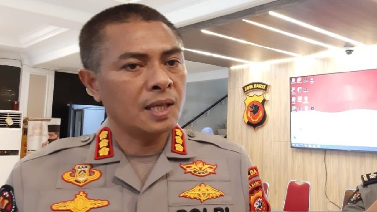 Kabidhumas Polda Jawa Barat Kombes Pol Ibrahim Tompo. (ANTARA/Bagus Ahmad Rizaldi)