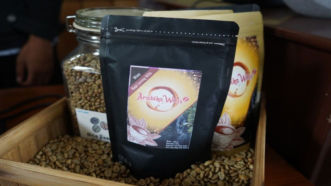 Kopi jenis Arabika Wilis asal Kabupaten Kediri, Jawa Timur. Pemerintah Kabupaten Kediri, melakukan ekspor perdana ke Uni Emirat Arab, menyusul permintaan kopi yang cukup tinggi di pasar global. ANTARA/HO-Pemkab Kediri