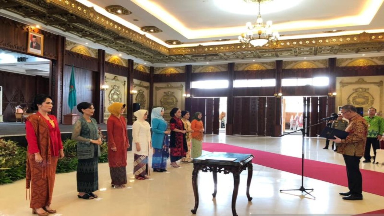 Gubernur Kalimantan Barat, Sutarmidji saat menghadiri kegiatan Pengukuhan dan Workshop Bunda Literasi provinsi serta kabupaten/kota se Kalbar, Kamis. (Sucia Lucinda)