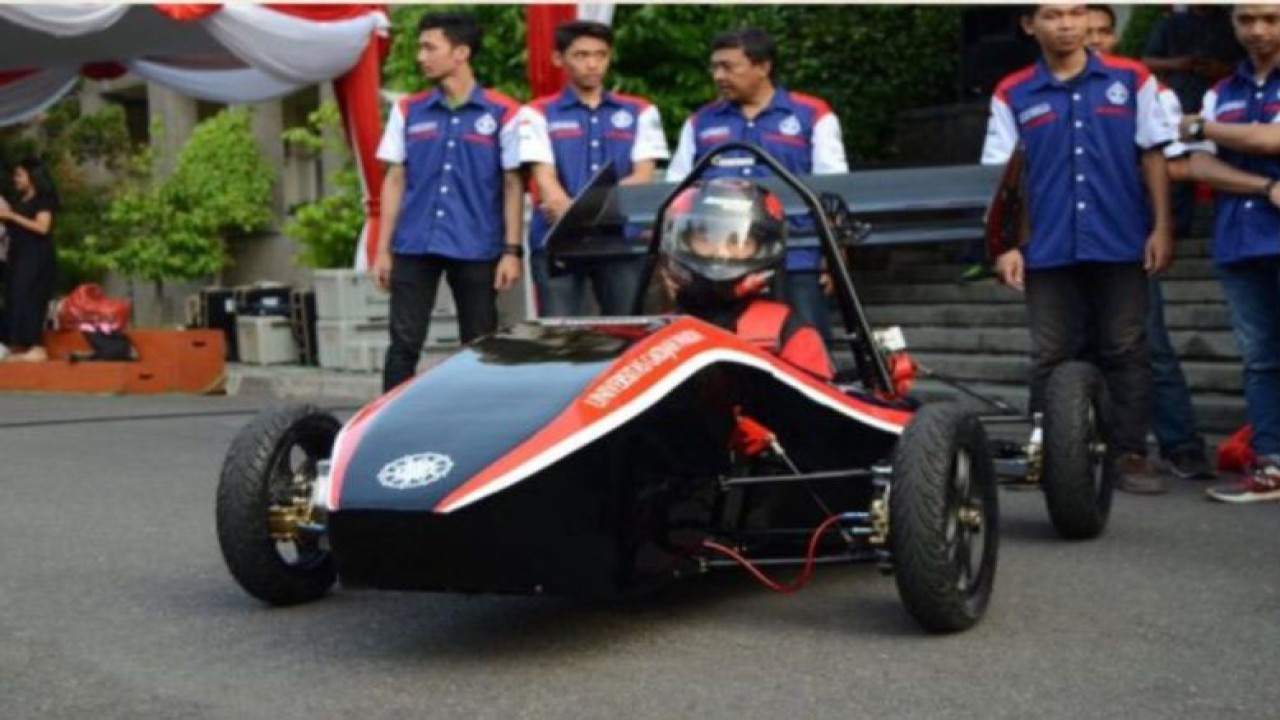 Kendaraan listrik karya siswa SMK. (ANTARA/HO-Humas Kemendikbudristek)