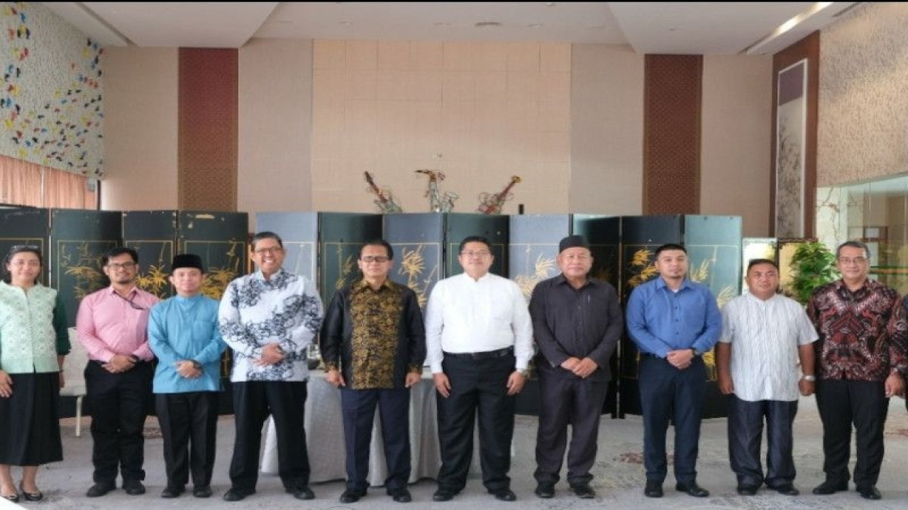 Kedutaan Besar RI di Bandar Seri Begawan bertemu dengan pejabat pemerintah Belait untuk mempererat kerja sama perlindungan pekerja migran di daerah itu. (ANTARA/KBRI Bandar Seri Begawan)