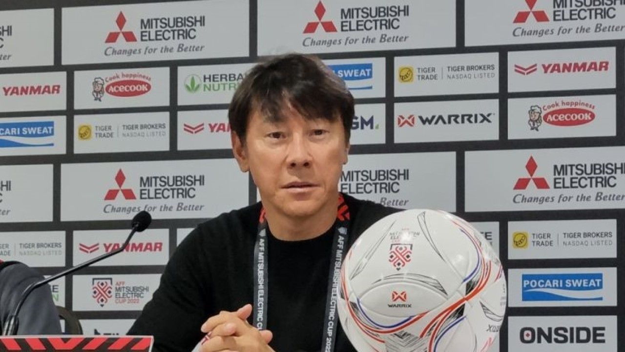 Pelatih Timnas Indonesia Shin Tae-yong memberikan keterangan usai pertandingan Piala AFF melawan Brunei Darussalam di Stadion Kuala Lumpur, Malaysia, Senin (26/12/2022). ANTARA/Bayu Kuncahyo