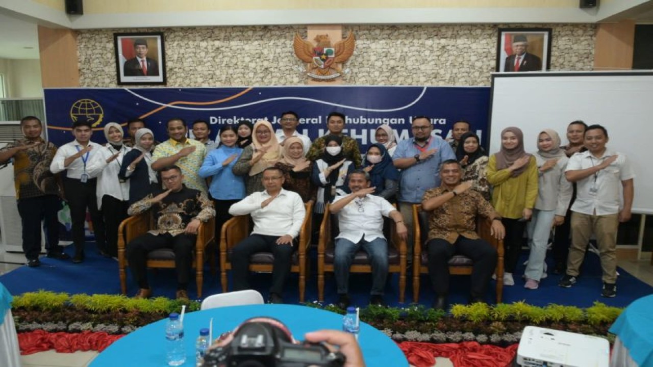 Suasana Pelatihan Kehumasan Bidang Transportasi Udara yang digelar oleh Direktorat Jenderal Perhubungan Udara Kementerian Perhubungan di Wilayah Bandar Udara Tunggul Wulung Cilacap, Jawa Tengah, pada Senin (12/12/2022). ANTARA/Kemenhub