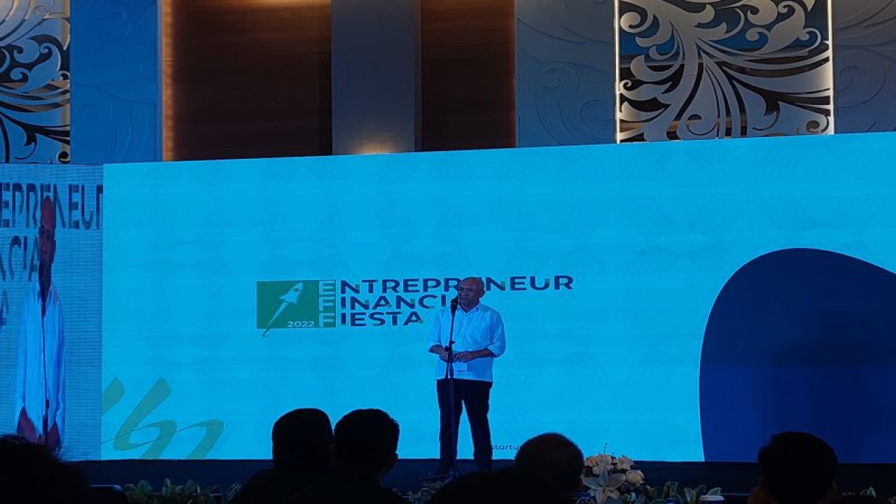 Menteri Koperasi dan UKM Teten Masduki dalam Closing Event dan Intimate Gathering bagi founder start up finalis EFF 2022 di Jakarta, Senin (19/12/2022). ANTARA/ (Sinta Ambarwati)