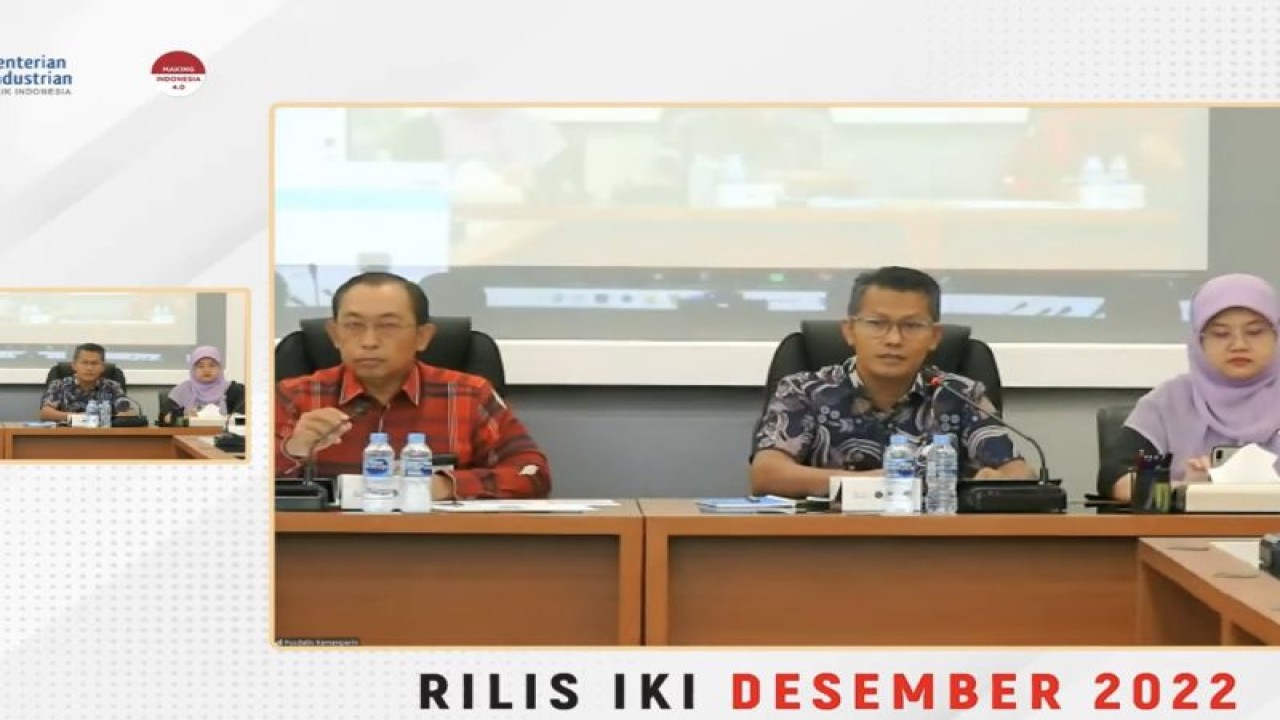 Juru Bicara Kementerian Perindustrian Febri Hendri Antoni Arif saat menggelar konferensi pers soal Indeks Kepercayaan Industri Desember 2022 di Jakarta, Jumat. (ANTARA/ Tangkapan Layar Aplikasi)