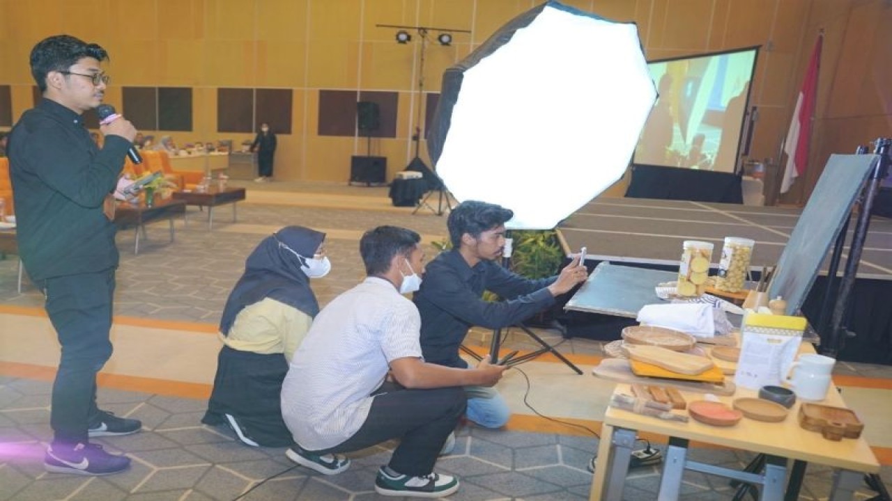 Direktorat Jenderal Industri Kecil, Menengah dan Aneka (IKMA) Kementerian Perindustrian menggelar Workshop Peningkatan Kemampuan Pemasaran Digital Bagi IKM di Solo Raya selama dua hari pada tanggal 29-30 November 2022. (ANTARA/ HO Kementerian Perindustrian)