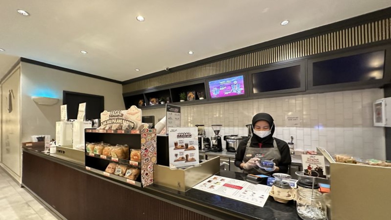 Ilustrasi - Gerai Kopi Kenangan yang merupakan bagian dari Kenangan Group. (ANTARA/HO/Kenangan Brands)