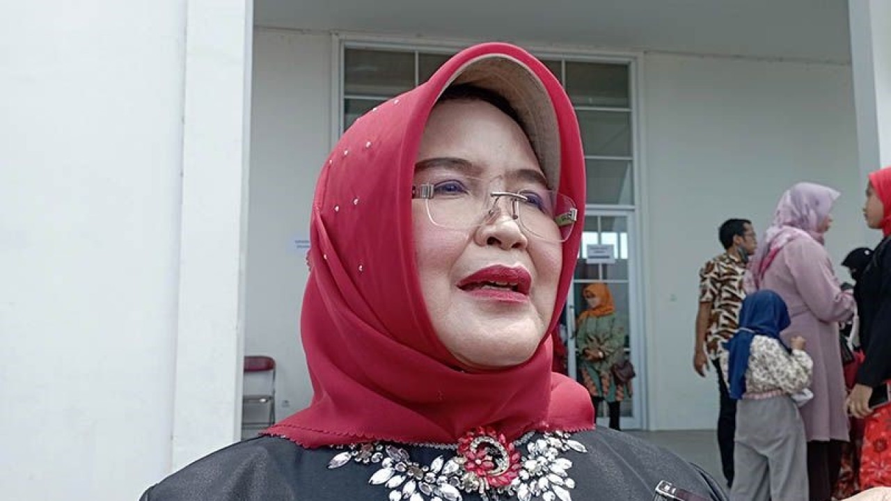 Kepala Dinas Perindustrian dan Perdagangan (Dinperindag) Kabupaten Banyumas Titik Puji Astuti. ANTARA/Sumarwoto