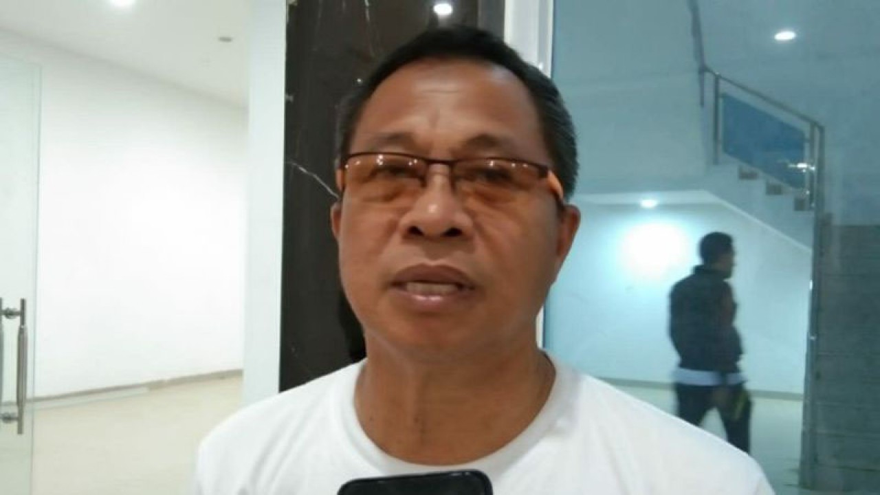 Kepala Disdukcapil Kendari Iswanto Donge (ANTARA/Harianto)