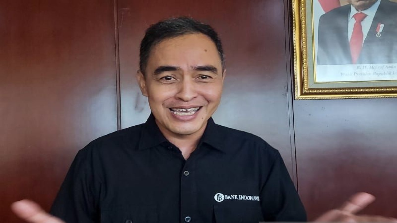 Kepala Kantor Perwakilan  Bank Indonesia Provinsi Papua Juli Budi Winantya (ANTARA/Qadri Pratiwi)