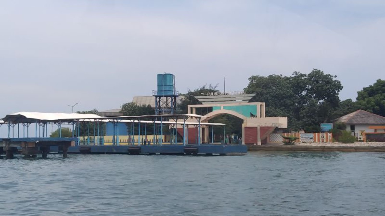 Dermaga di Pulau Untung Jawa, Kepulauan Seribu, Kamis (18/12/2022). ANTARA/Dewa Ketut Sudiarta Wiguna