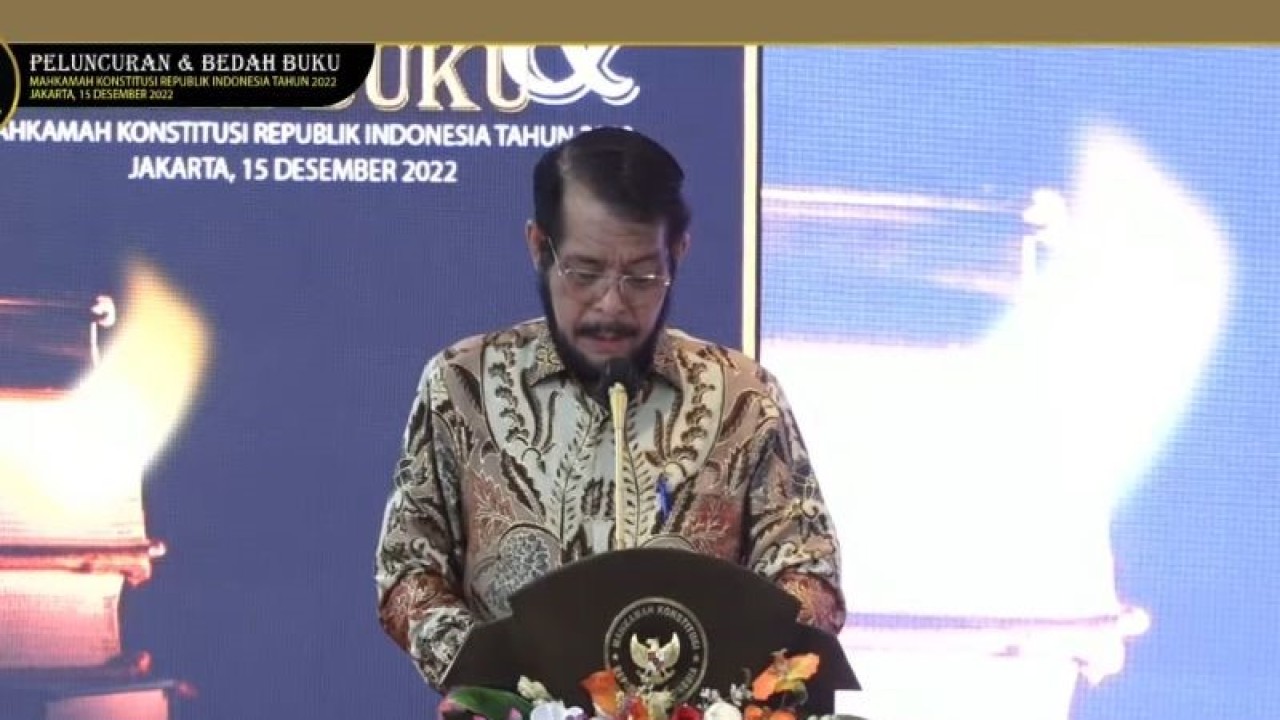Tangkapan layar-Ketua Mahkamah Konstitusi Anwar Usman saat kegiatan peluncuran dan bedah buku di Jakarta, Kamis (15/12/2022). (ANTARA/Muhammad Zulfikar)