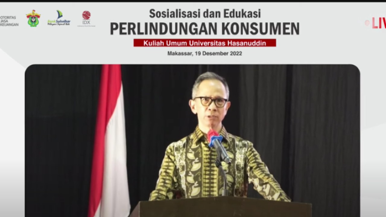 Tangkapan layar Ketua Dewan Komisioner Otoritas Jasa Keuangan (OJK) Mahendra Siregar dalam webinar bertajuk Sosialisasi dan Edukasi Perlindungan Konsumen oleh OJK bersama Universitas Hasanuddin dipantau di Jakarta, Senin. (ANTARA/ Muhammad Heriyanto)