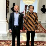 Ketua Umum Himpunan Pengusaha Muda Indonesia Akbar Himawan Buchari bersama Prrsiden Joko Widodo. (ANTARA/ HO Hipmi)-1671766055