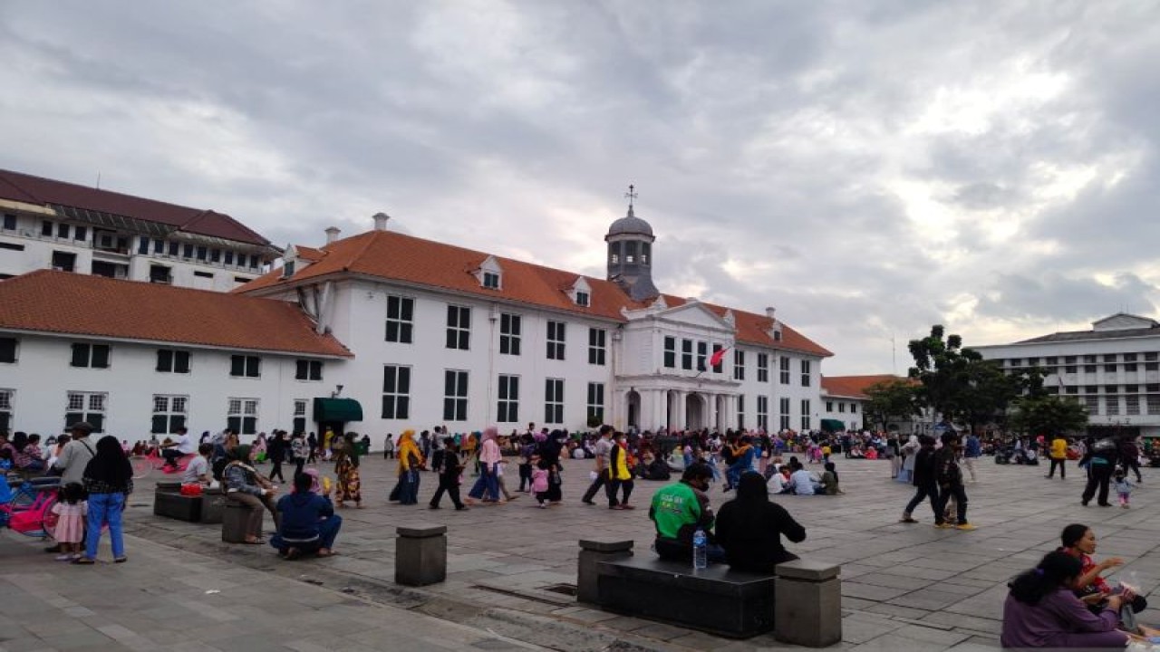 Situasi di Plaza Kota Tua Jakarta, Jumat (30/12/2022). ANTARA/Ricky Prayoga