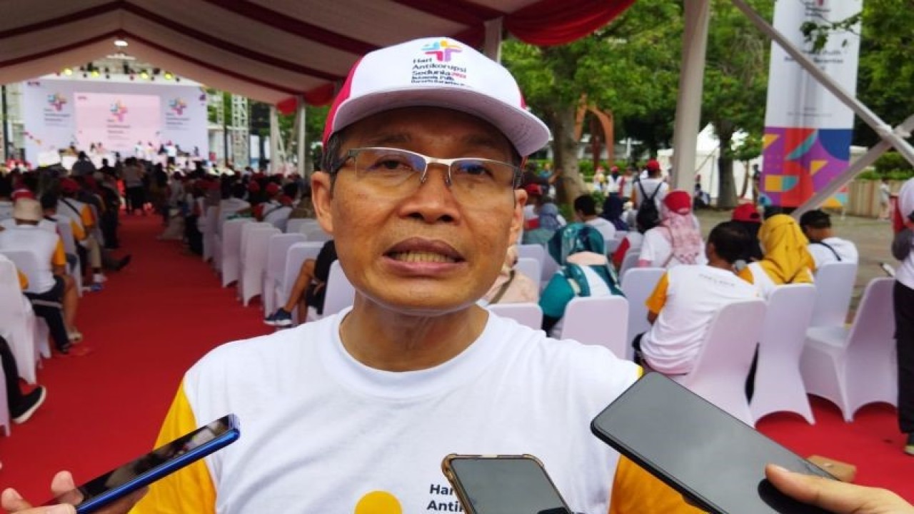 Ilustrasi: Wakil Ketua KPK Alexander Marwata memberikan keterangan kepada wartawan di sela-sela penutupan Hari Antikorupsi Sedunia (Hakordia) di Kompleks Gelora Bung Karno (GBK) Jakarta, Minggu (11/12/2022). ANTARA/Benardy Ferdiansyah