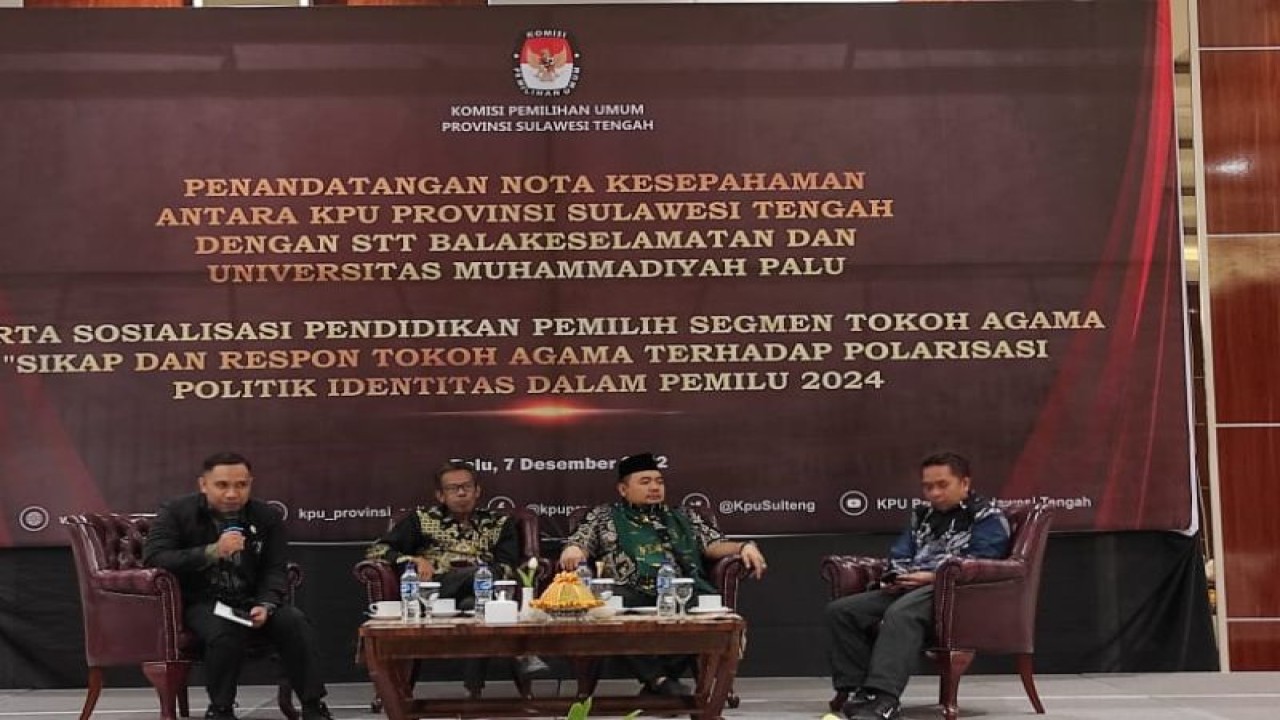 KPU Sulteng menggelar sosialisasi dan pendidikan pemilih dirangkaikan dengan penandatanganan kerja sama antara KPU Sulteng dengan Unismuh Palu dan STT Bala Keselamatan. ANTARA/HO-Dok KPU Sulteng.