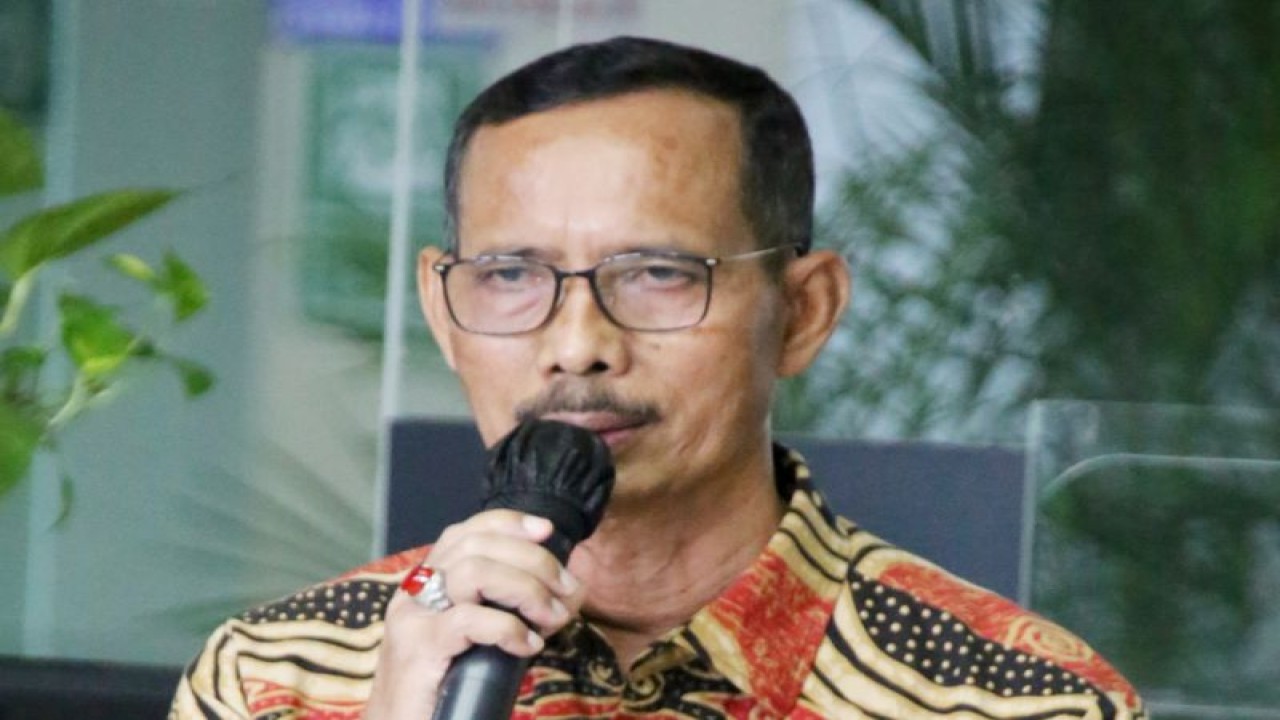 Ketua Bidang Pengawasan Hakim dan Investigasi KY Joko Sasmito memberikan paparan terkait usulan KY 19 hakim dijatuhi sanksi ringan hingga berat di Jakarta, Rabu, (29/12/2022). ANTARA/HO-Humas KY