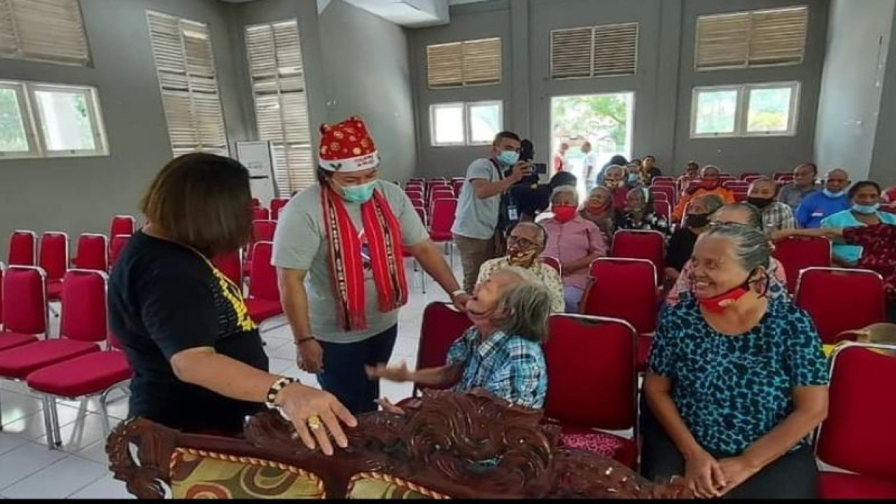 Lansia di Panti Sosial Tresna Werdha (PTSW) Ina Kaka Kota Ambon. ANTARA/Penina F Mayaut.