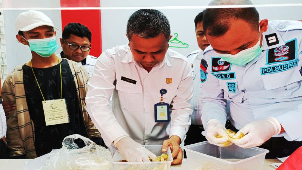 Salah satu penyeludupan sabu yang berhasil digagalkan Lapas Narkotika Kelas IlA Samarinda. (ANTARA/HO/lapasnarkotikasamarinda)