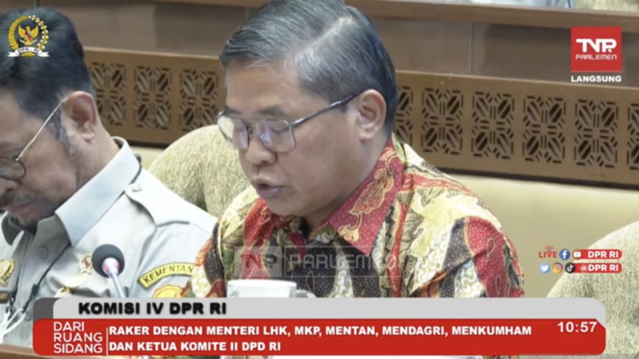 Tangkapan layar Wamen LHK Alue Dohong mewakili pemerintah dalam rapat kerja dengan Komisi IV DPRI RI terkait pembahasan RUU KSDAHE di Jakarta, Senin (5/12/2022) (ANTARA/Prisca Triferna)