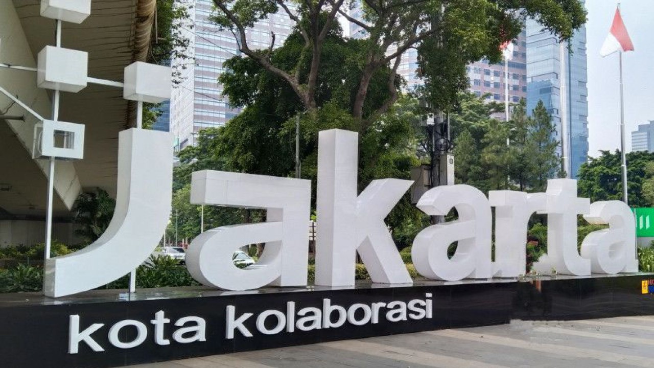 Logo Jakarta, Jakarta Kota Kolaborasi di Jakarta, Minggu (29/8/2021). ANTARA/Dewa Ketut Sudiarta Wiguna
