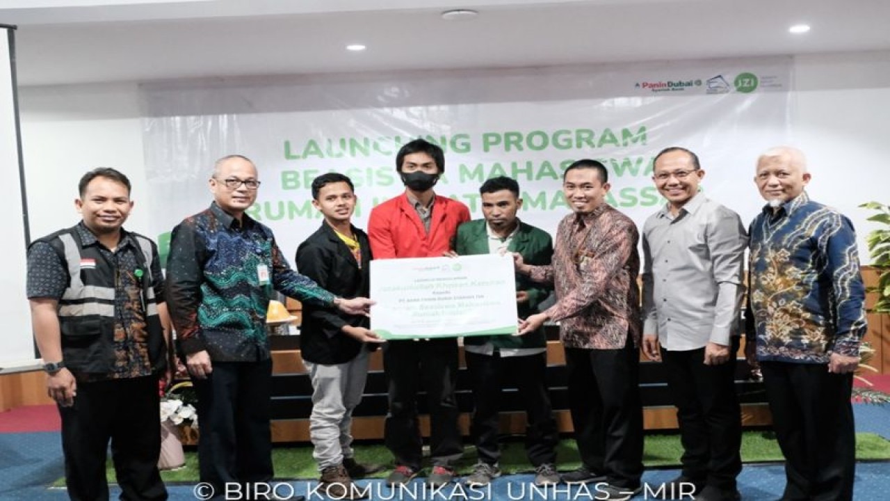 Peluncuran program beasiswa IZI di Aula LPMPP B, Gedung LPMPP Unhas, Kampus Tamalanrea, Makassar, Rabu,(29/12/2022).ANTARA/HO-Pemprov Sulsel