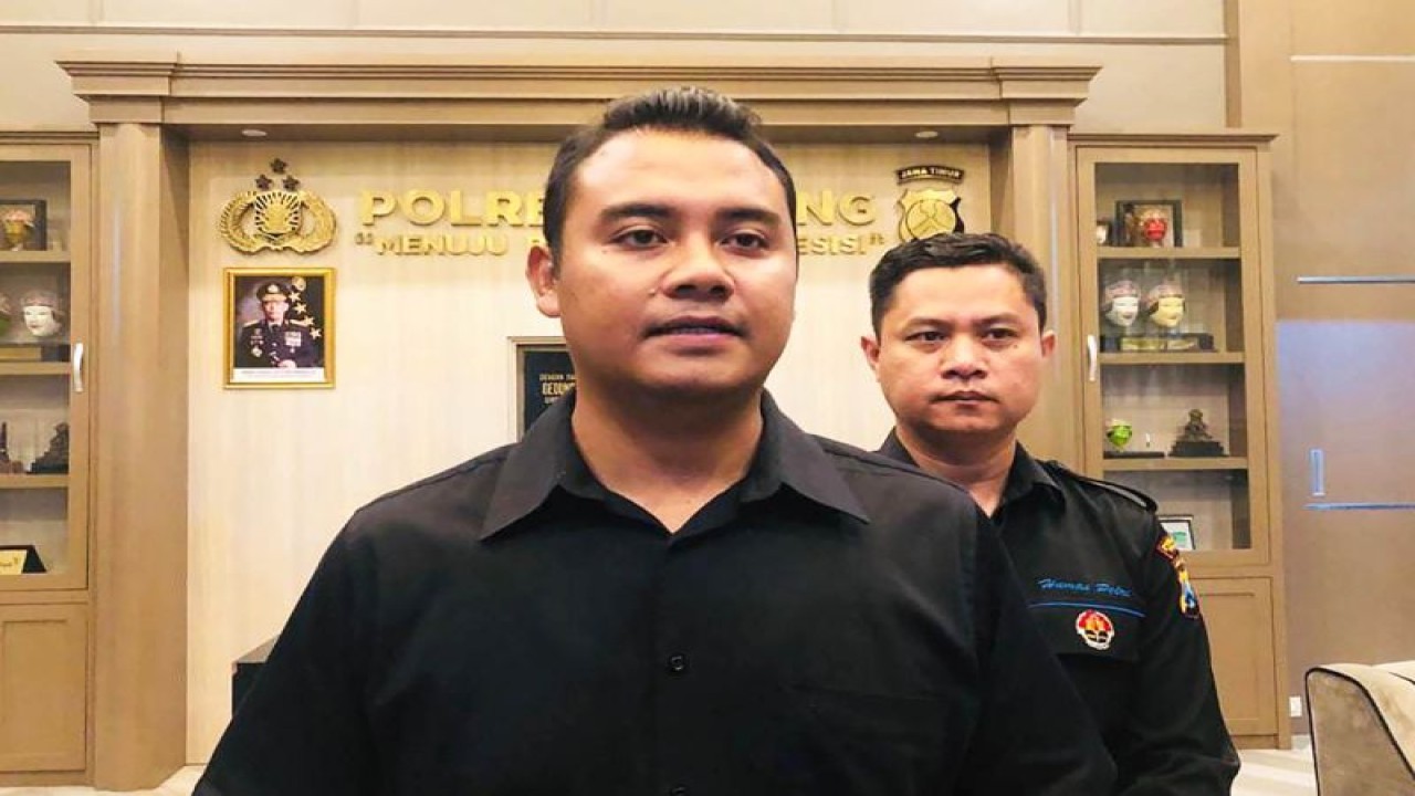 Foto arsip. Kasat Reskrim Polres Malang Iptu Wahyu Rizki Saputro pada saat memberikan keterangan kepada media di Mapolres Malang, Jawa Timur. ANTARA/HO-Humas Polres Malang