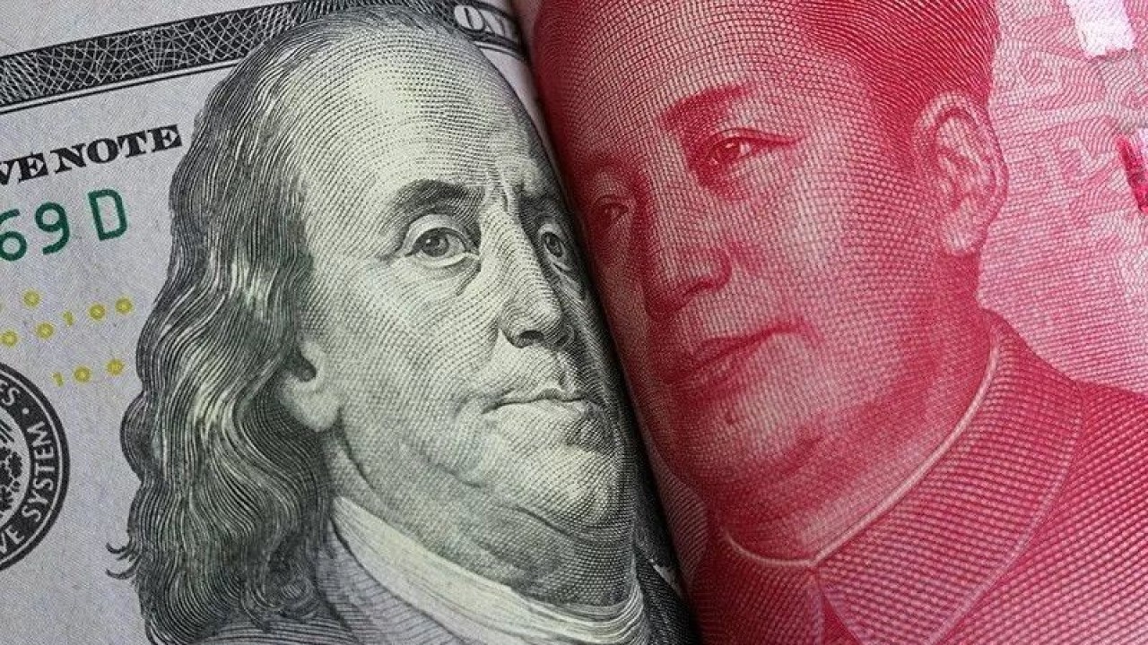 Mata uang dolar AS dan yuan China. ANTARA/Shutterstock/rustamxakim/aa.