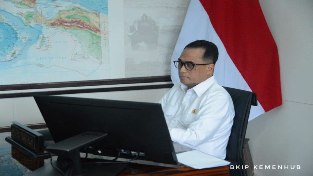 Menteri Perhubungan Budi Karya Sumadi saat hadir dalam kegiatan Penghargaan Green Port 2022 bertema “Indonesia Menuju Pelabuhan Berkelanjutan Kelas Dunia”, yang diselenggarakan Kemenko Marves di Jakarta, Rabu (28/12/2022), (Kemenhub)