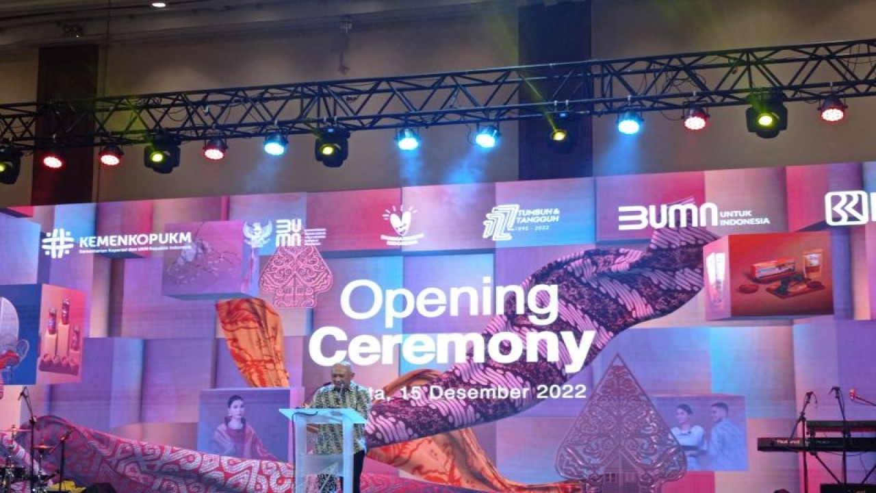 Menteri Koperasi dan Usaha Kecil Menengah (Menkop UKM) Teten Masduki Pembukaan BRI UMKM Expo(rt) Brilianpreneur 2022 yang di Jakarta Convention Center, Kamis (15/12/2022). (ANTARA/Sanya Dinda)