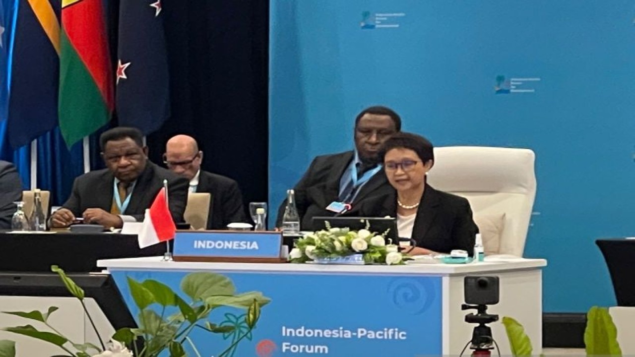 Menteri Luar Negeri RI Retno Marsudi saat membuka Indonesia-Pacific Development Forum 2022 di Nusa Dua, Bali, Rabu (7/12/2022). (ANTARA/Aria Cindyara)