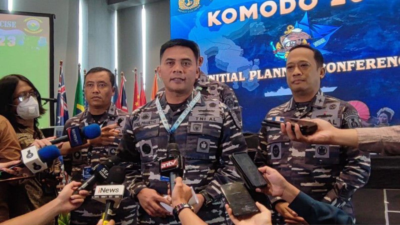 Danguspurla Koarmada II selaku Komandan Satgas Multilateral Naval Exercise Komodo (MNEK) Tahun 2023 Laksamana Pertama TNI Denny Prasetyo di sela-sela kegiatan Initial Planning Conference (IPC) MNEK 2023 di Jakarta, Rabu (21/12/2022). ANTARA/Syaiful Hakim.