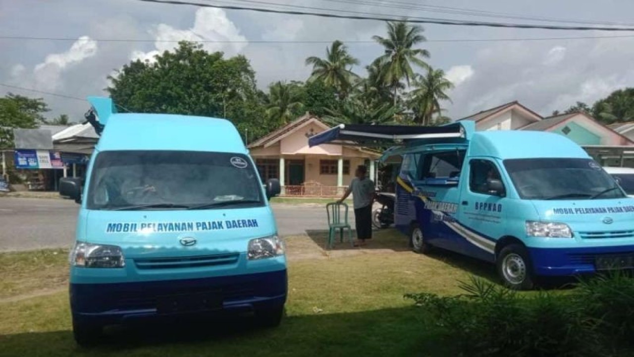 Mobil pintar layanan pajak di Kabupaten Bangka (ANTARA/Kasmono)