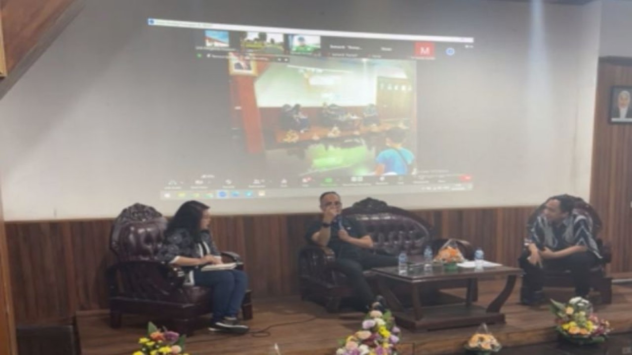 Tangkapan layar diskusi “Menara Martello di Indonesia” yang digelar oleh Museum Kebaharian diikuti secara daring di Jakarta, Rabu (14/12/2022). (ANTARA/Rizka Khaerunnisa)