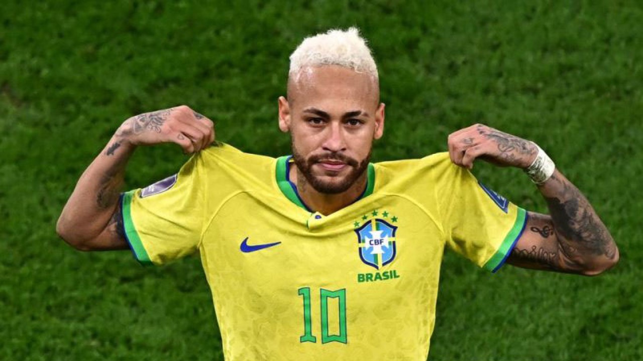 Selebrasi Neymar setelah mencetak gol untuk Brazil dalam pertandingan perempat final Piala Dunia 2022 lawan Kroasia Education City Stadium, Al-Rayyan, Doha pada 10 Desember 2022. ANTARA/AFP/Anne-Christine POUJOULAT