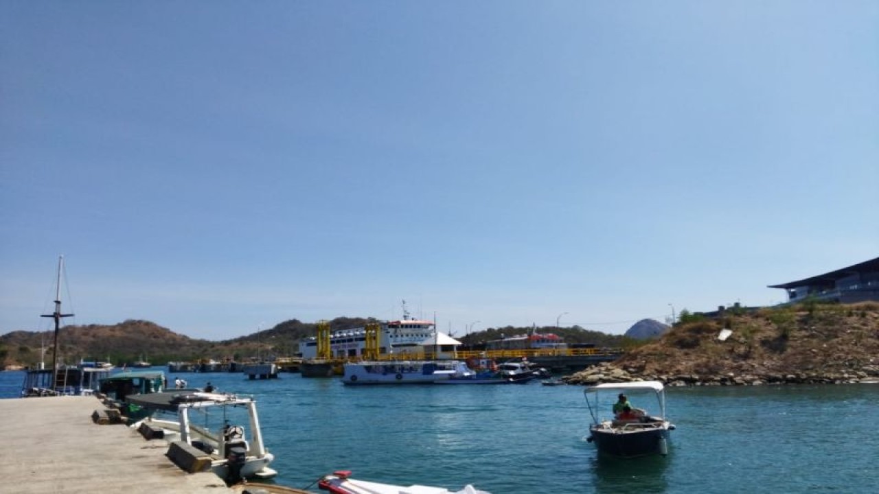 Ilustrasi - Beberapa kapal yang bersandar di Pelabuhan Pelni Labuan Bajo, Manggarai Barat, NTT. (FOTO ANTARA/Fransiska Mariana Nuka)