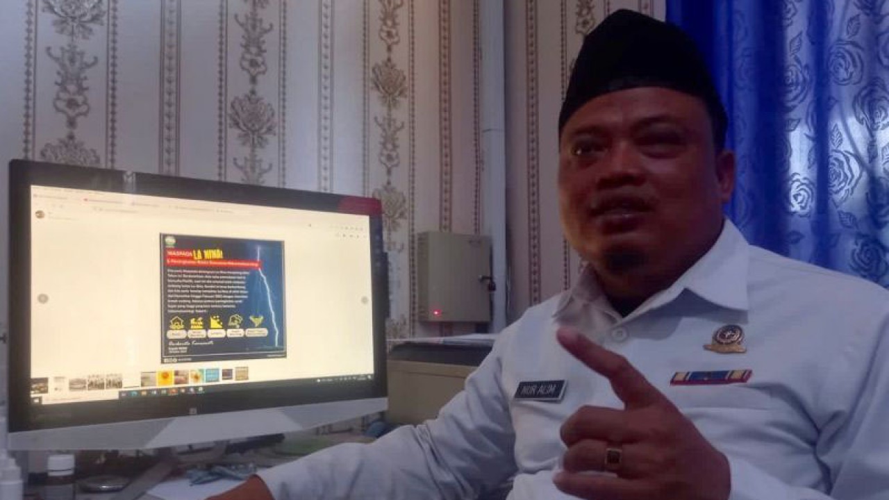 Kepala BMKG Stasiun Meteorologi Kelas II Mutiara Sis Al-Jufri Palu, Nur Alim. ANTARA/Kristina Natalia